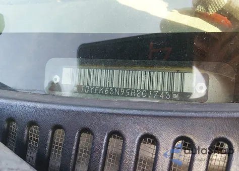 2005 Cadillac Escalade Standard из США, поврежденный, VIN 1GYEK63N95R201743